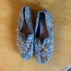 Women's shoes